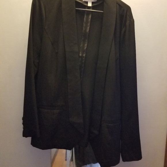 Black shoulderless long sleeve top - Picture 3 of 16